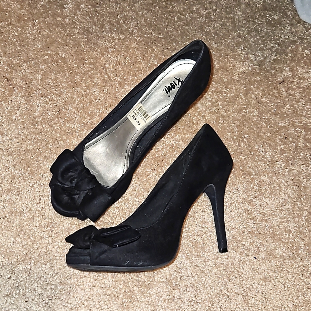 FIONI BLACK HEELS